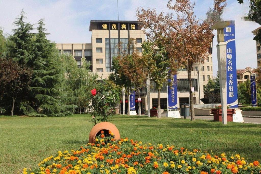 Qingdao Royal Garden Hotel Exterior foto